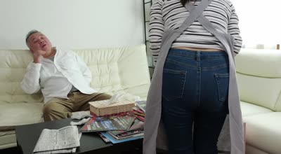 nacr-963一見普通のおばさん家政婦だが、実は女王様気質のド痴女だった!? よしい美希