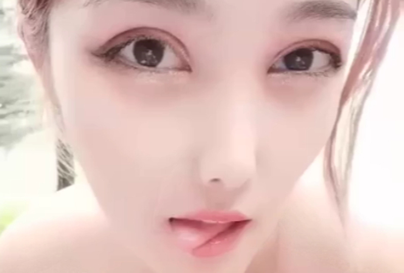 美乳大一女学生约炮粉丝的。!