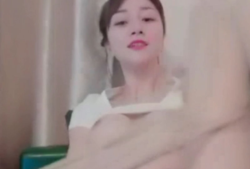 女神自慰摸逼的。!