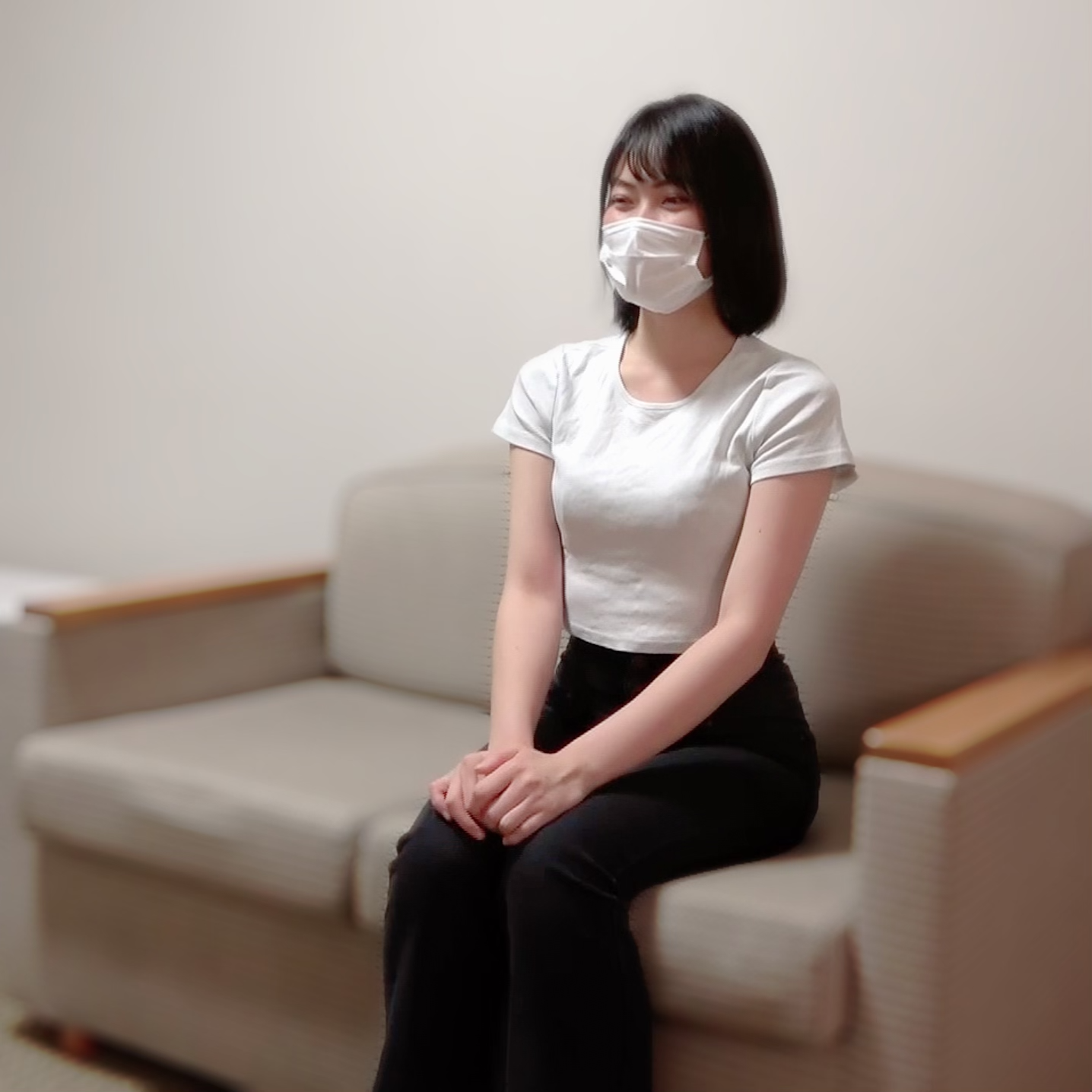 农村的女孩子其实更色情! !好像到肚脐的纤细小身子!一个可爱的◯ sai 多次推高并努力射击。