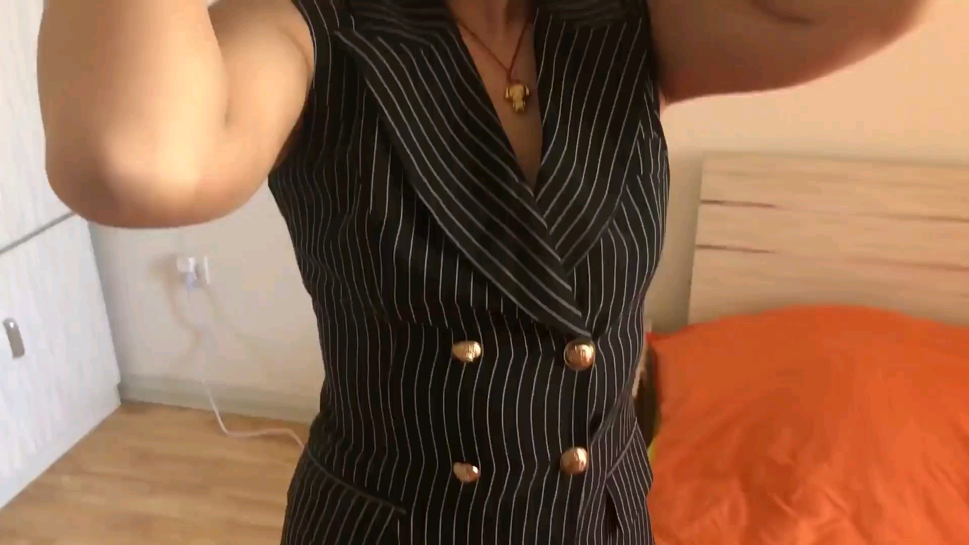 打完麻将后,被麻将馆老板娘留住,居然做这种事