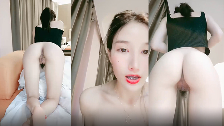 【清纯翘臀】美穴小姐姐今天独自一人诱惑,没穿内裤翘起屁股露逼,揉捏奶子表情淫荡,站立对著镜头掰开屁股1