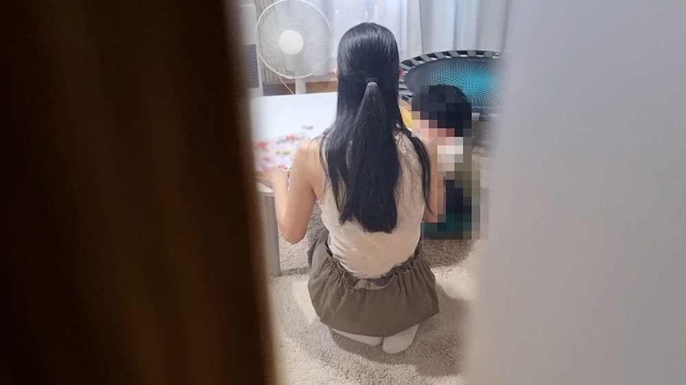 【个人】自称原写真巨乳妻子,强行在起居室插入。被孩子发现了。-cd1
