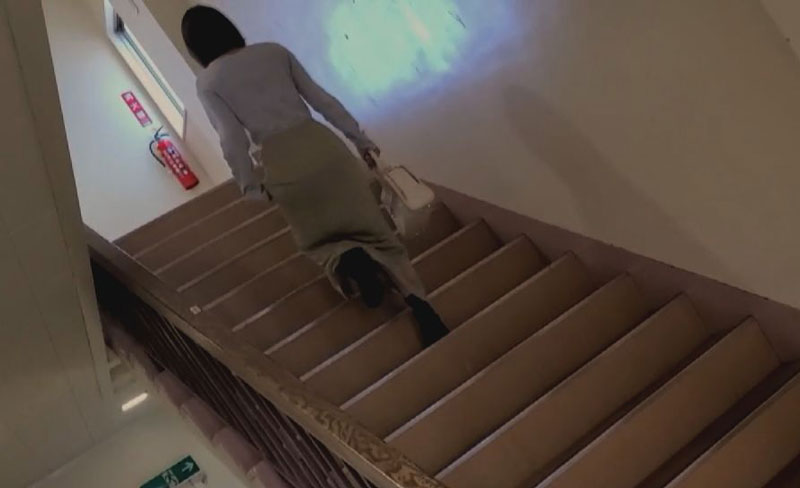 【个人】搅动抖M的小个子妻子的洞穴,不再是痛苦而是变成了至福。