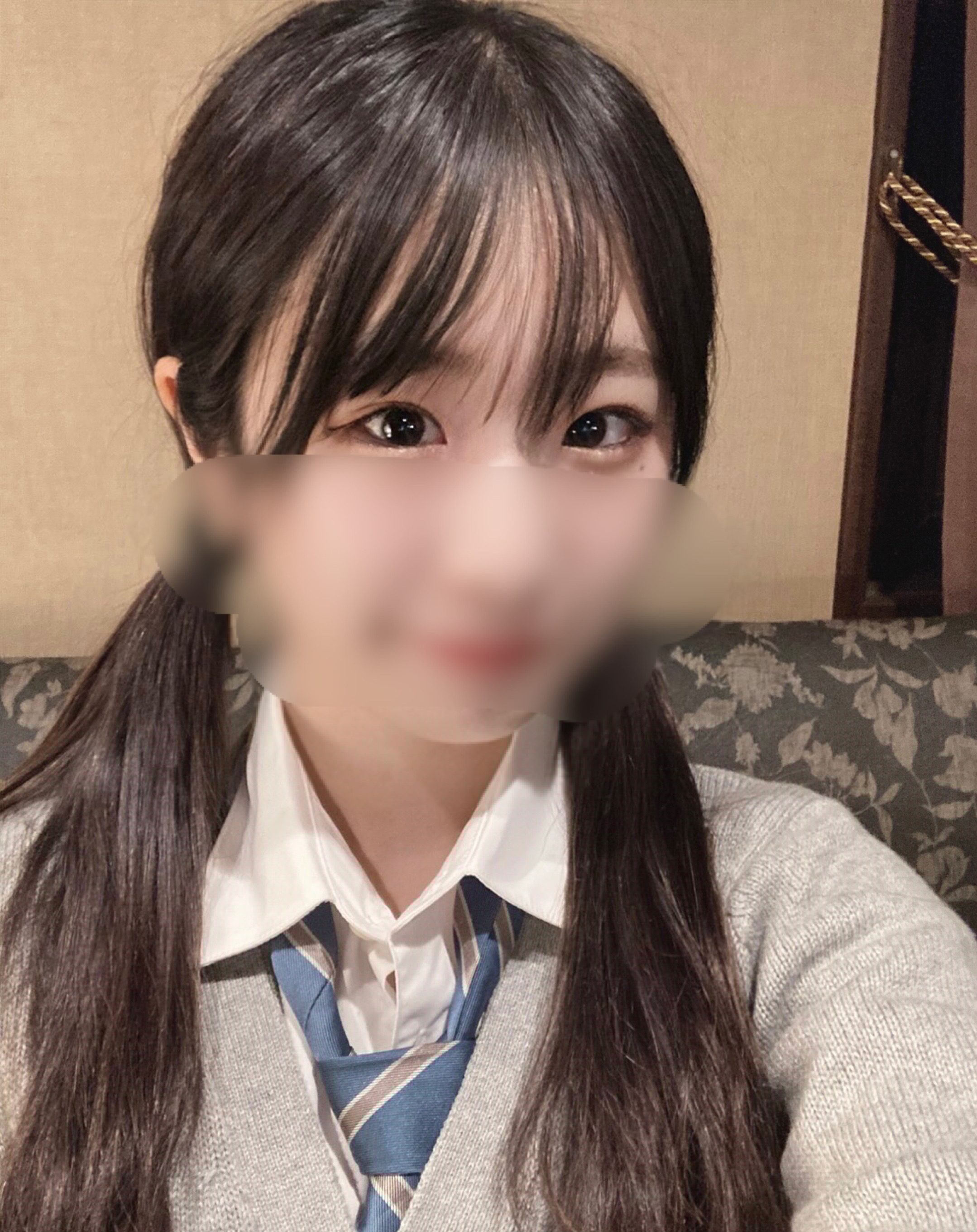 【本月销售结束】绝对不会让你后悔!县立①全日制●J●学校第一的超绝E杯美●女!超稀有影像!结合部完全看见骑乘位无