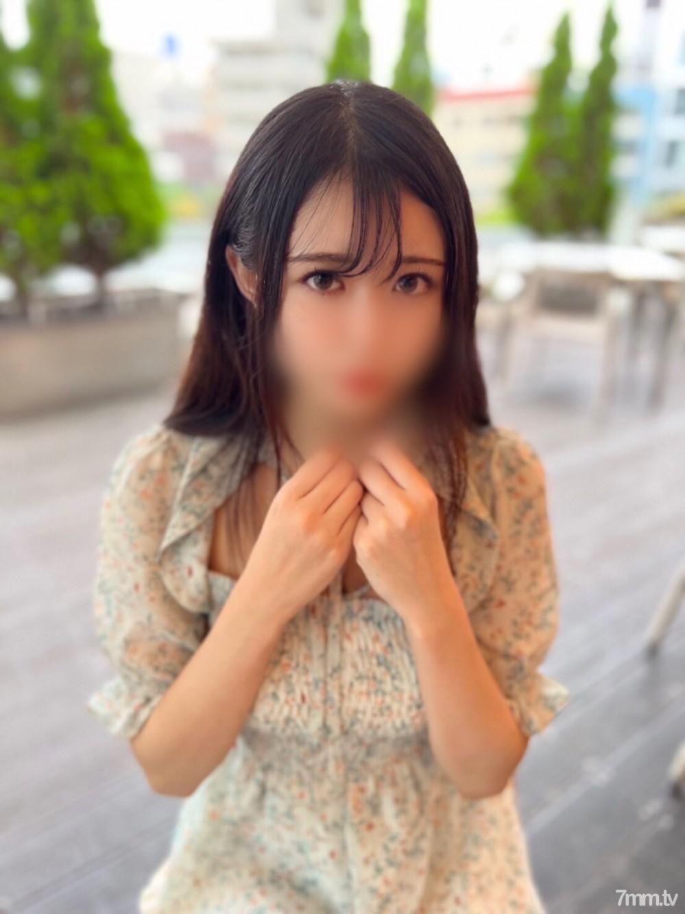 「压倒性的少年! 】 ``完整外观''偶像班!与干净利落透明感十足的清新18岁少女的午餐约会。多么棒的 H 前约