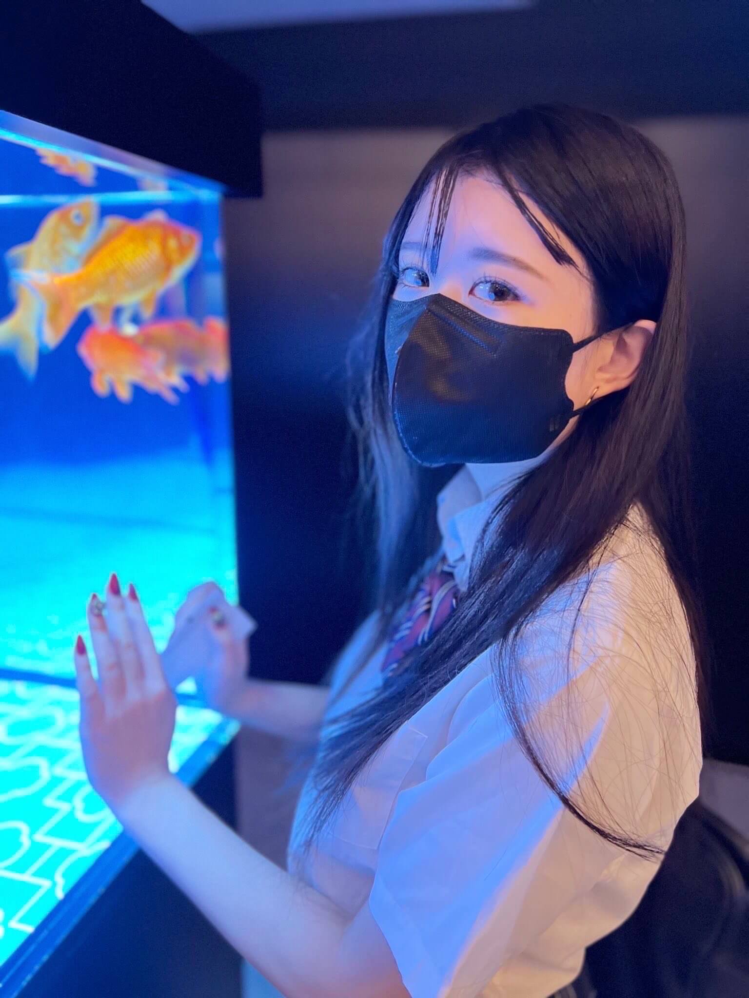 「初次摄影」「完全露脸」偶像级!与清纯系透明感溢出的18岁纯真的现〇女〇生在水族馆约会。享用完美乳Fcu-cd1
