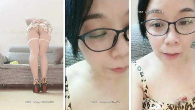 妈妈好骚勾搭骚儿子,吃奶舔逼给儿子口交大鸡巴,丝袜高跟诱惑,撅着屁股给狼友看着逼口交,让儿子射嘴里吃1