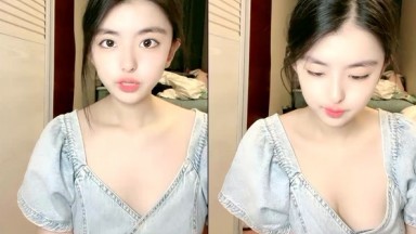 Joy宝贝--治愈笑容,五官小巧,萝莉宝藏女孩,怎么有那么甜的正点女孩,小奶兔软又翘挺!1