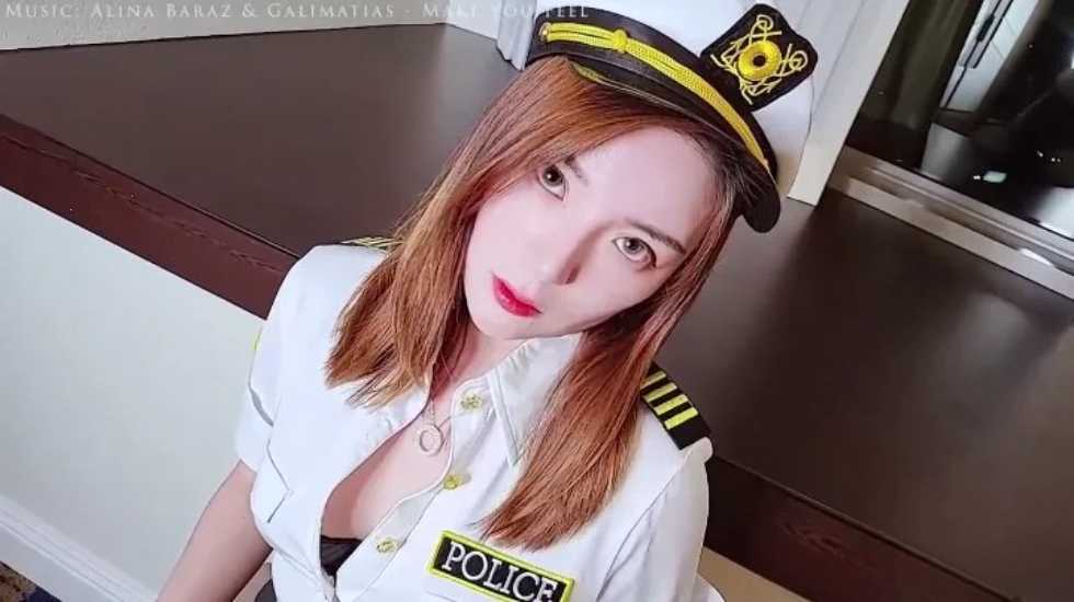 警察!别动~华裔制服诱惑肉丝与姐夫做爱!