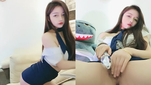 勾人魂魄--一级模特儿,美人计一波接一波,倒在她裙子下的男人肯定不计其数,这美色、自慰大秀娇喘  一个字 骚彻底!