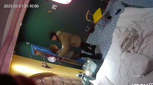 3月最新酒店偷拍 意外拍到憨厚小伙被鸡婆敲诈多收两千多块,不给钱堵着不让走 仙人跳啊