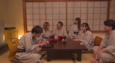 OFSD-025 町内会スワッピングNTR大乱交温泉旅行 倦怠期の夫婦3組が町内会の慰安旅行で盛り上がり夫婦交換6Pセックスに発展!